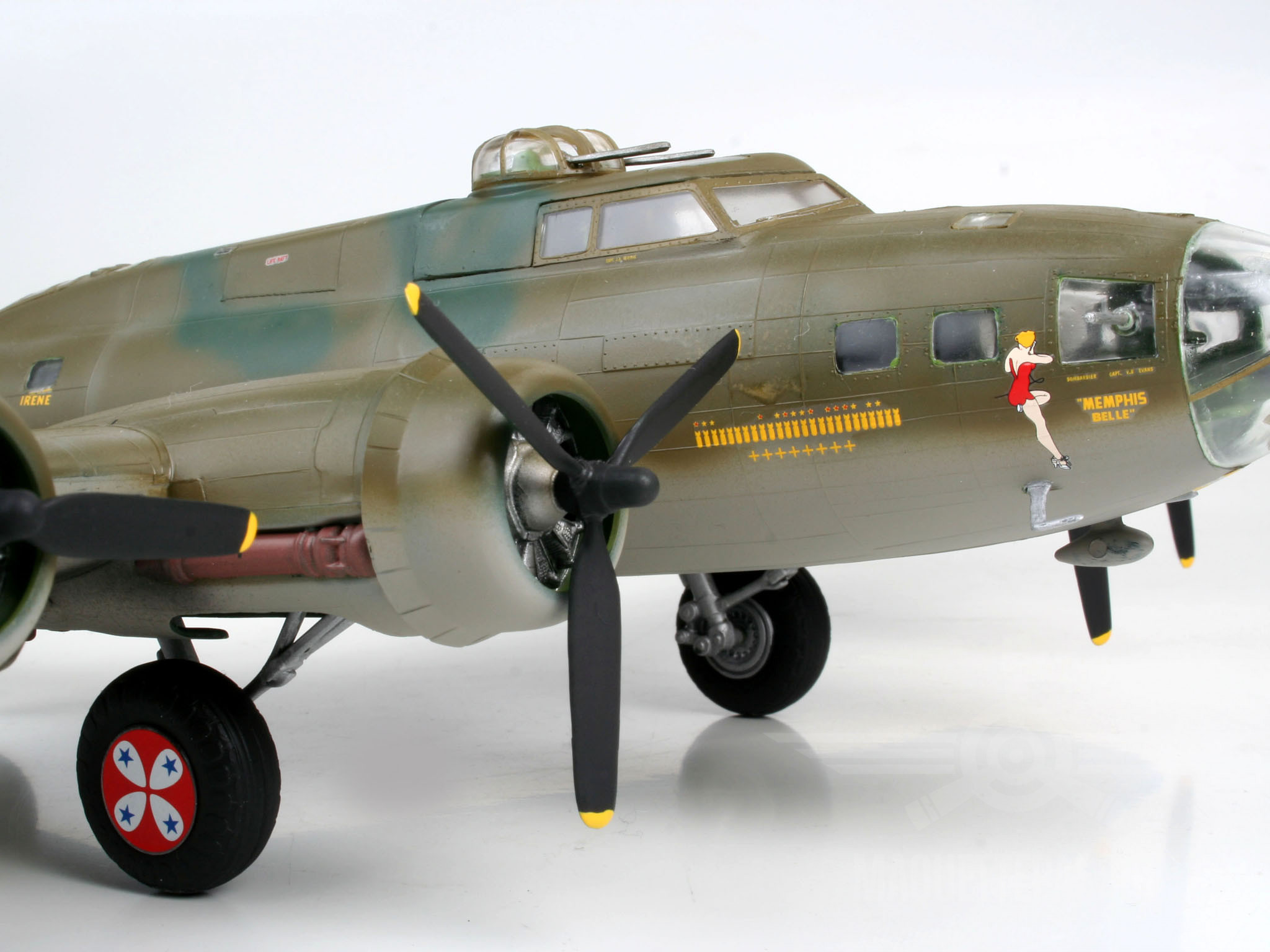 Revell B-17F Memphis Belle 1/48 04297 – Zone Maquette